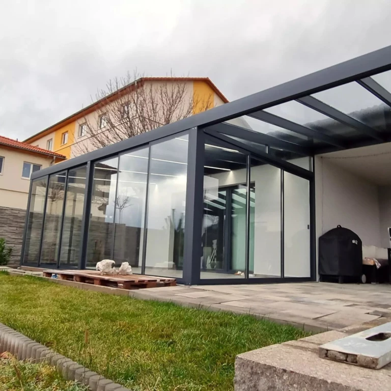 Pergola nebo zimní zahrada? Co zvážit při výběru