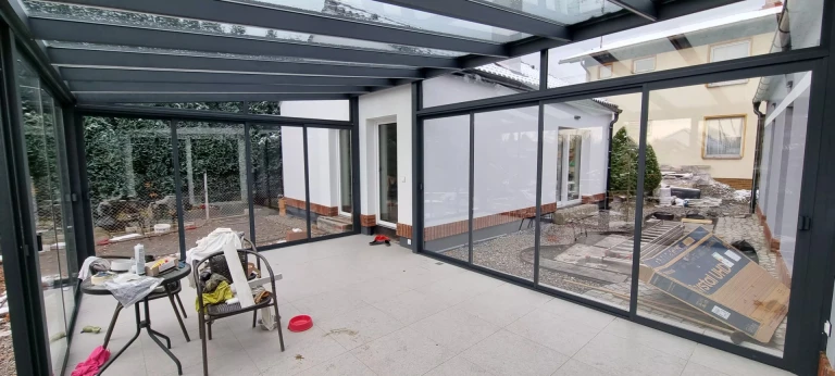 Hliníková pergola ROBUST a zasklení STANDARD
