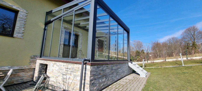 Hliníková pergola ROBUST + zasklení STANDARD - Hošťalovice